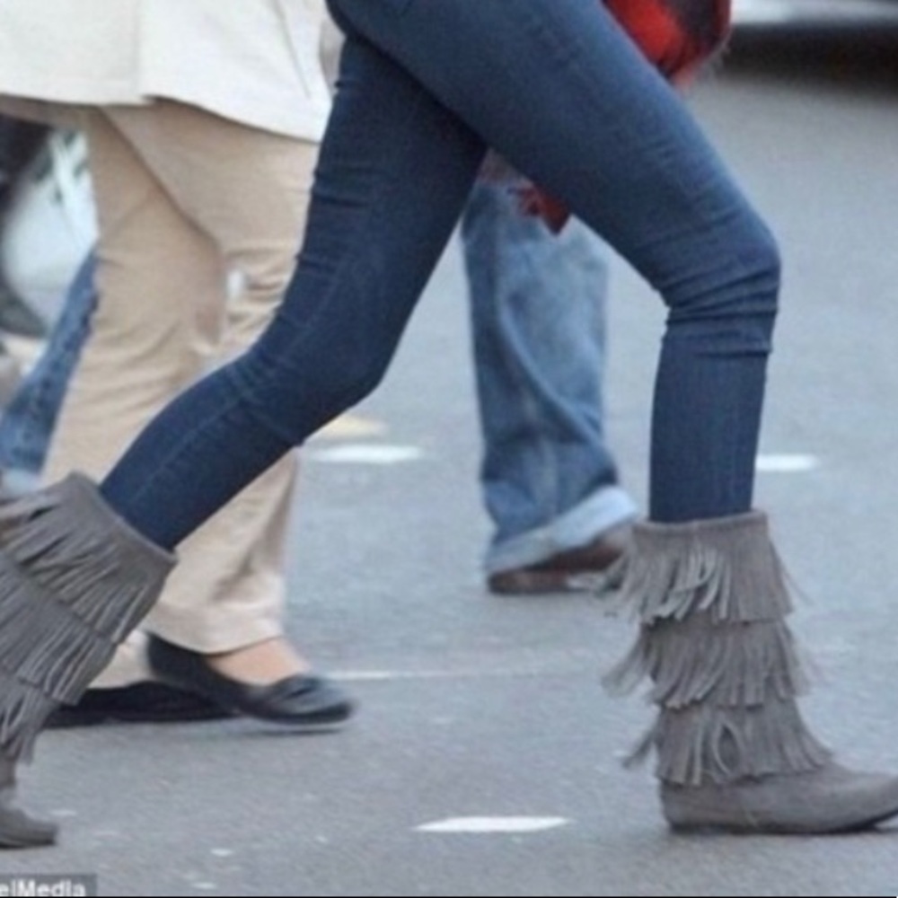 Minnetonka 3 layer fringe moccasin boots size 8 - Picture 3 of 14